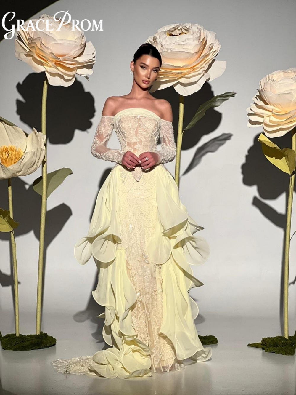 Embroidery Yellow Dress - Vestido de Baile Sereia Amarelo Manteiga