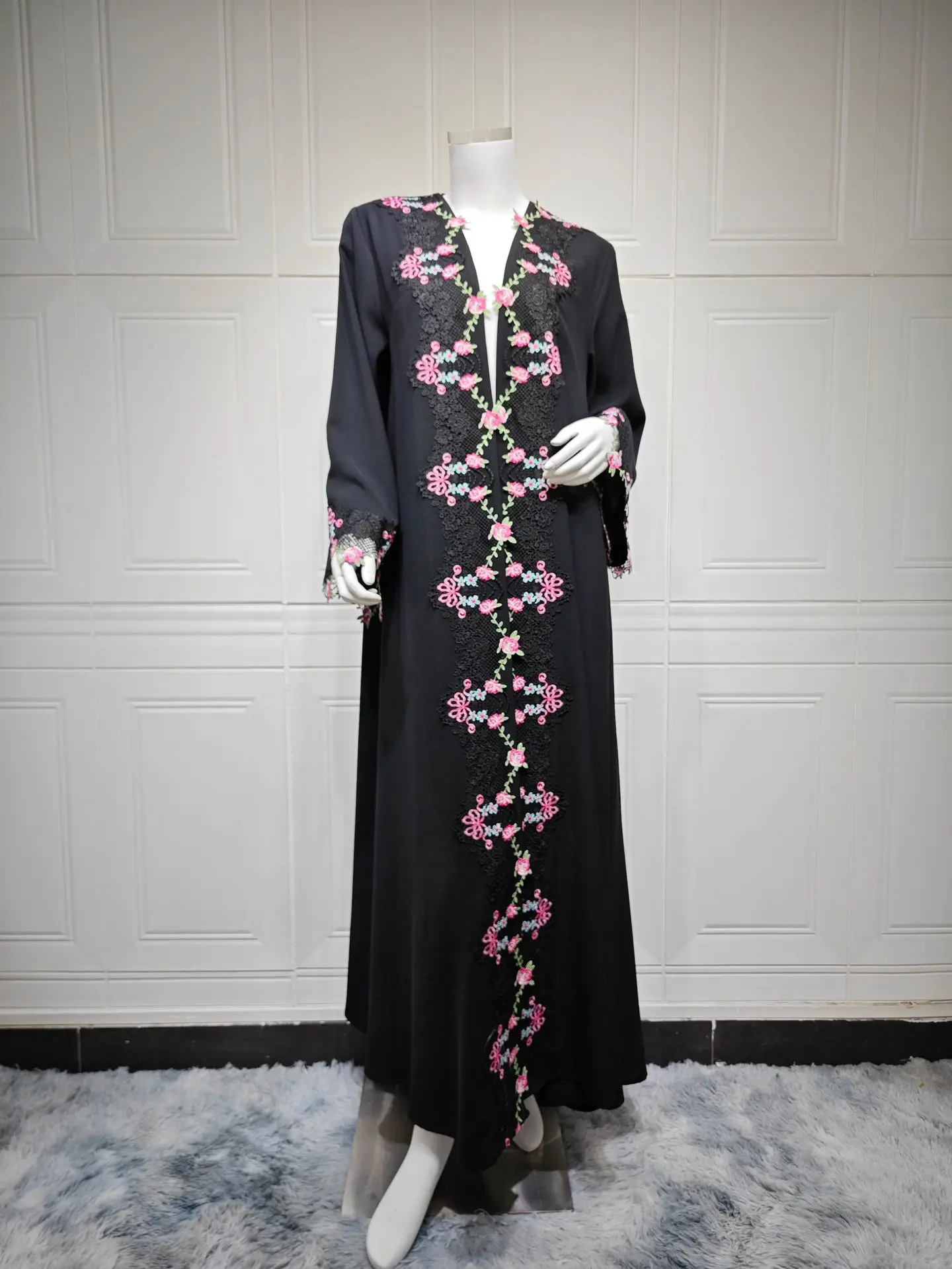 Quimono Preto com Bordado Jala - Embroidery Kebaya avaliação e preço